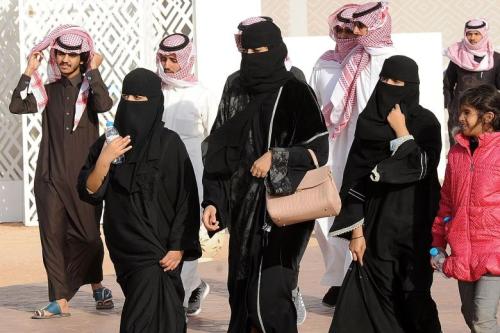 В Саудовской Аравии женщинам дали равные права с мужчинами. Но не везде