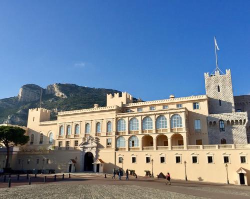 Князь Монако Альбер II сообщил о снятии жёсткого карантина
