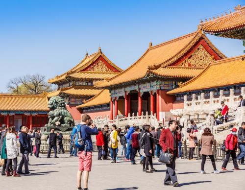 Пекин стремится избежать «драконовских» ограничений в праздничный сезон
