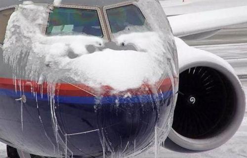Около 150 рейсов задержано и отменено в московских аэропортах накануне Нового года