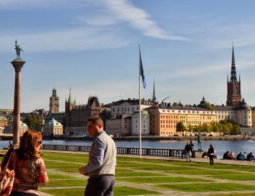 Левада-центр: все больше россиян позитивно относятся к Швеции
