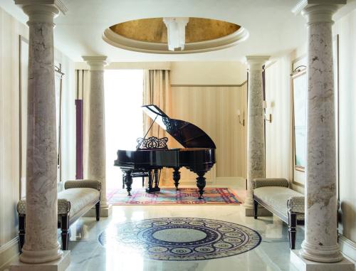 «Гранд Отель Европа» встретит День России большим фортепианным концертом