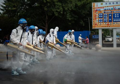 Китай сталкивается с новыми проблемами в борьбе с эпидемией