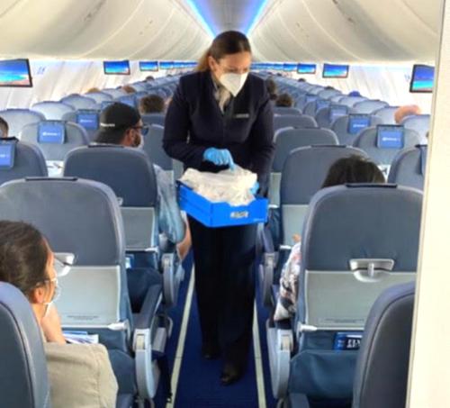 Бесплатные маски выдадут пассажирам на борту Air Europа