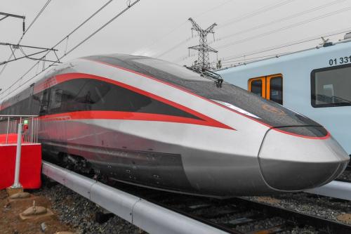 Новый китайский высокоскоростной поезд упростит пересечение границ