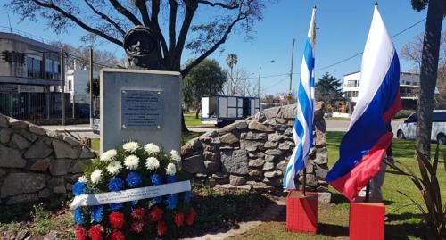 Памятник Гагарину открыт в столице Уругвая.