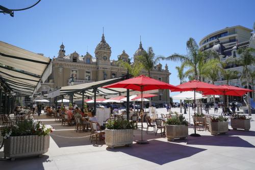 В Монако с 23 августа санитарный пропуск станет обязательным для посещения ресторанов и баров 