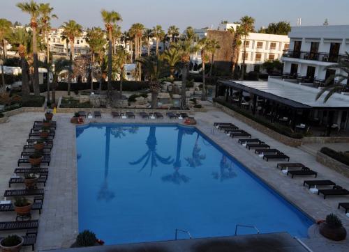 Кипрские отельеры и правительство страны полностью покроют расходы на дополнительные тесты гостей