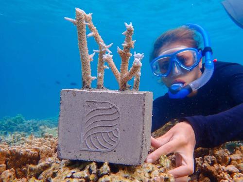 Baros Maldives: поможем коралловым рифам!