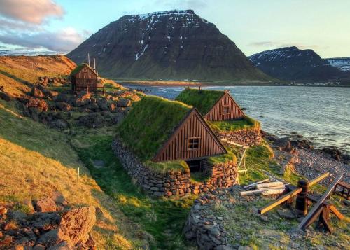 Исландия примет вакцинированных туристов