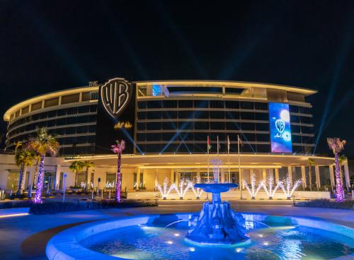 Первый в мире отель Warner Bros. открывает свои двери на острове Яс в Абу-Даби