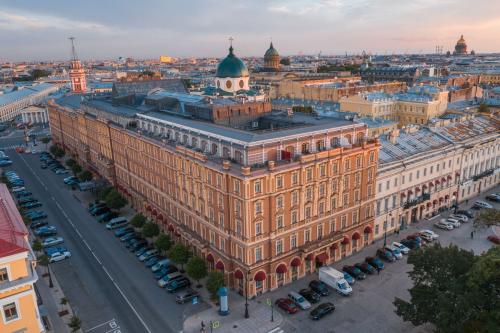 Консьержи «Гранд Отеля Европа» предложат вам золотые ключи к театральному Петербургу