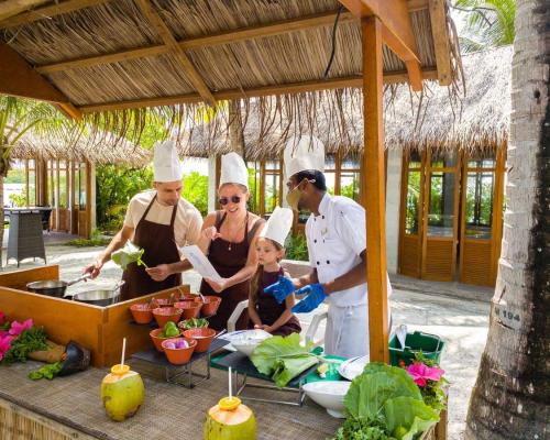 Sheraton Maldives Full Moon Resort & Spa запускает первую семейную программу Side-by-Side