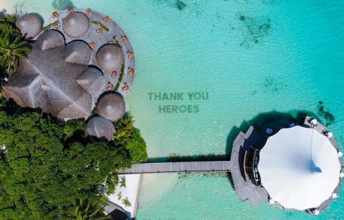 Baros Maldives говорит медикам мира: «Спасибо!»