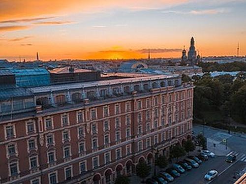 «Гранд Отель Европа» открывает Петербург с воды