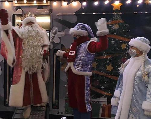 Россияне признались, какое путешествие они хотели бы получить в подарок от Деда Мороза