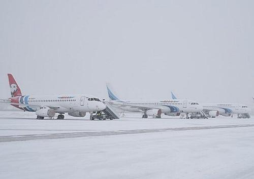 В московских аэропортах к середине дня 18 декабря задержано 75 рейсов