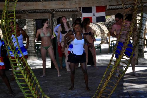 До 18 000 наших туристов не могут улететь с карибских островов