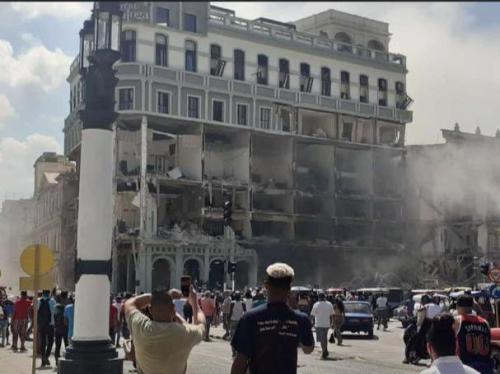 Один из старейших отелей Гаваны разрушен мощным взрывом
