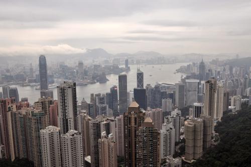 Гонконг обещает бесплатные билеты