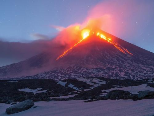 6 туристов погибли, сорвавшись с высоты на камчатском вулкане Ключевская сопка