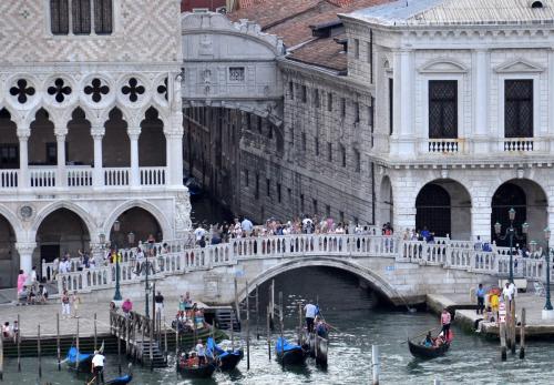 Эксперты ЮНЕСКО в очередной раз призвали спасать Венецию