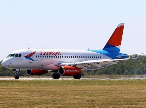 Sukhoi Superjet авиакомпании «Азимут» не смог убрать шасси при взлете и вернулся в Тбилиси