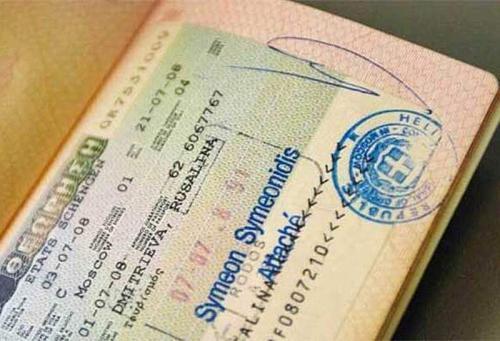 Как россияне получают визы и путешествуют в Европу