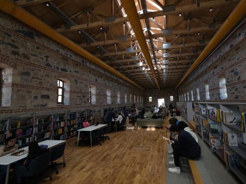 Открылась крупнейшая в Стамбуле библиотека «Рами»