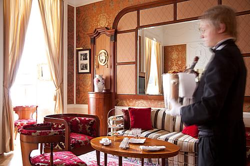 «Гранд Отель Европа» возрождает службу дворецких