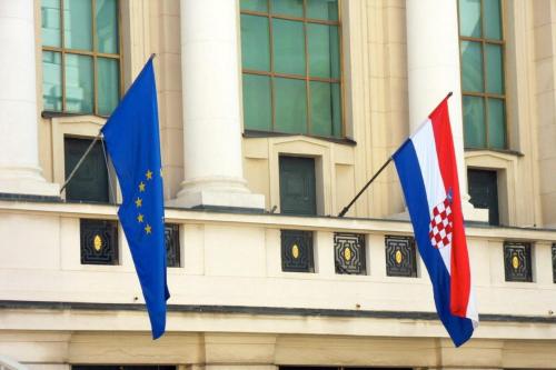 Заявки на визы в Хорватию пока придётся присылать по почте