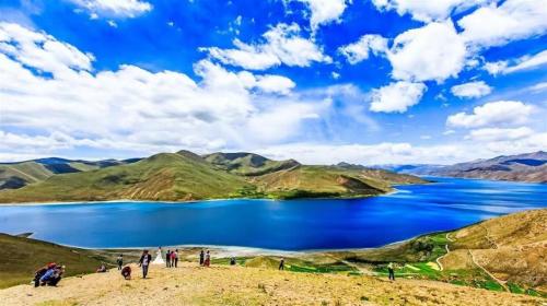 В Тибете доступен туристический маршрут вдоль гор высотой более 8 тысяч метров