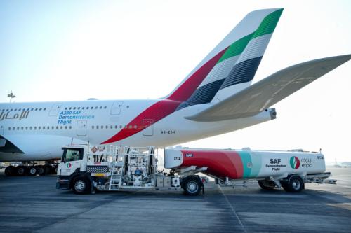 «Эмирейтс» первой в мире осуществила демонстрационной полет A380 на 100% SAF