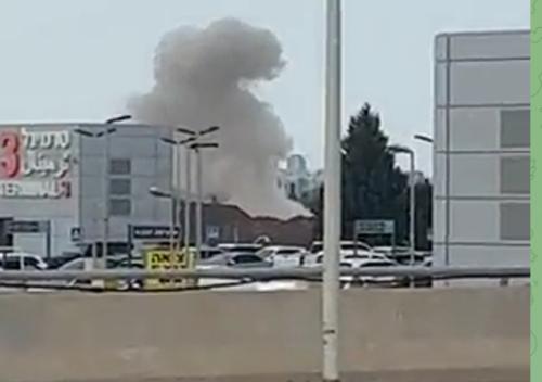 Рядом с аэропортом Бен-Гурион взорвалась ракета: временно прекращены международные рейсы