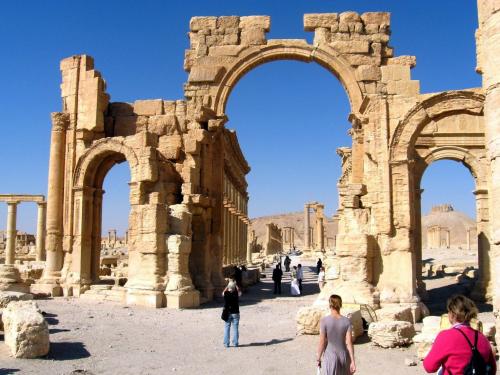 Триумфальную арку в Пальмире обещают восстановить за 3 года