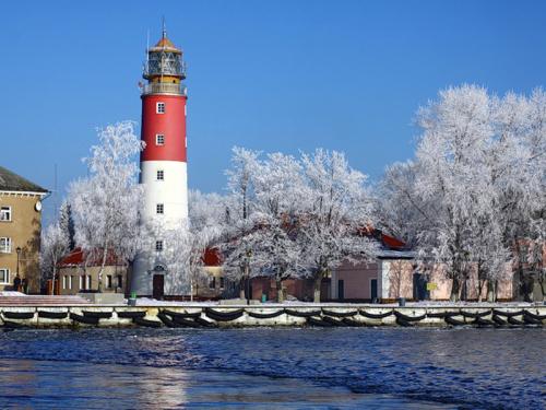ТОП-10 самых необычных маяков России