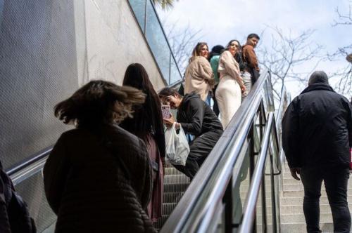Sagrada Familia: ¡nada de selfies! В Барселоне запретили селфи в метро на фоне Храма Святого Семейства