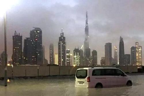 На капризы погоды в Дубае теперь планируют реагировать оперативно