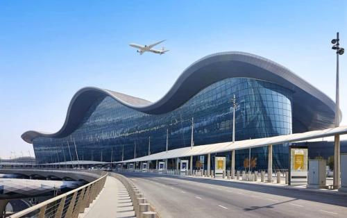 Аэропорт Абу-Даби теперь носит имя шейха Заида