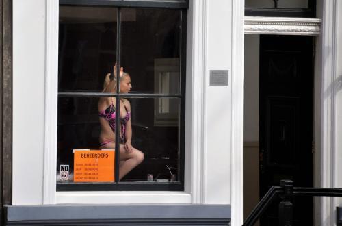 Амстердам выселяет секс-индустрию из центра на окраину, и этим недовольны все