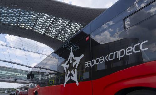 17 тысяч бутылок воды раздал «Аэроэкспресс» пассажирам экспресс-автобусов за две недели жары в Москве