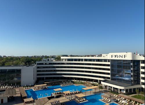 В Анапе состоялось торжественное открытие отеля FЮNF Luxury Resort & SPA Anapa Miracleon 5*