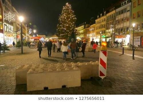 Туристов предупредили о возможных терактах на рождественных рынках в Европе.