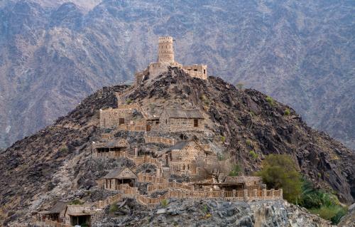 В Шардже открылся аутентичный курорт в горах Najd Al Meqsar Retreat