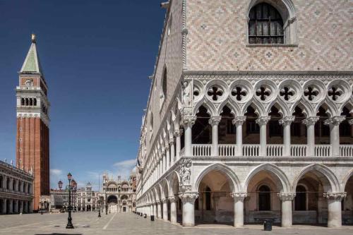 images/2021/Oct2021/16/Piazza_con_Palazzo_Ducale_1M5A1436_Giorgio_Bombieri_Comune_di_Venezia.jpeg