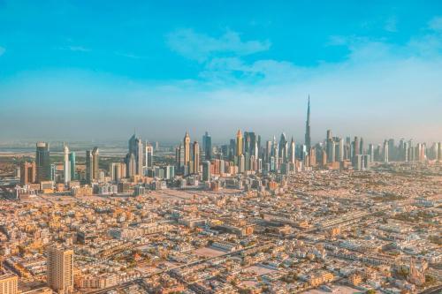 images/2022/Jan2022/14/Large-DTCM_Burj_Khalifa_Landscape_1.jpg