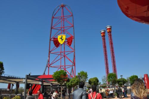 Фирменные  цвета автоконцерна Ferrari засверкали в палитре PortAventura World