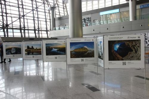 Фотовыставка «Путешествуйте дома. Весна» открылась в аэропорту Внуково