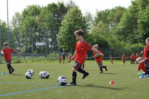 Costa Navarino и ФК «Бавария» Мюнхен открыли летний футбольный лагерь
